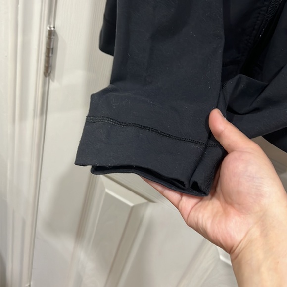 Lululemon Black top Size 6 - Picture 4 of 5